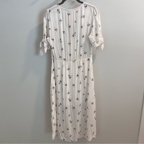 Urban Outfitters Melanie Button Down Lightweight Floral Midi Dress Size M - Picture 7 of 13